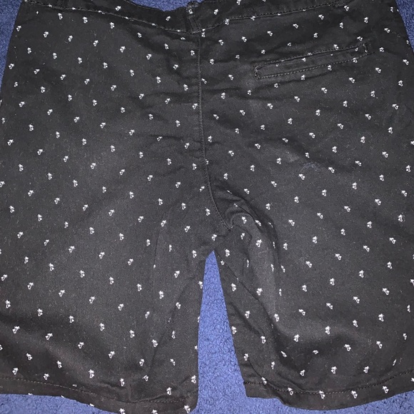 Men’s shorts - Picture 2 of 2